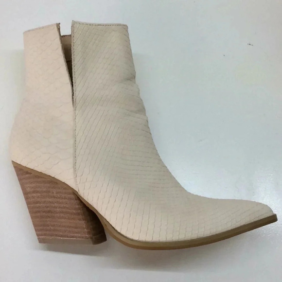 Mi.iM Chunky Heel Side Zipper Cream Ankle Boot - Picture 2 of 9